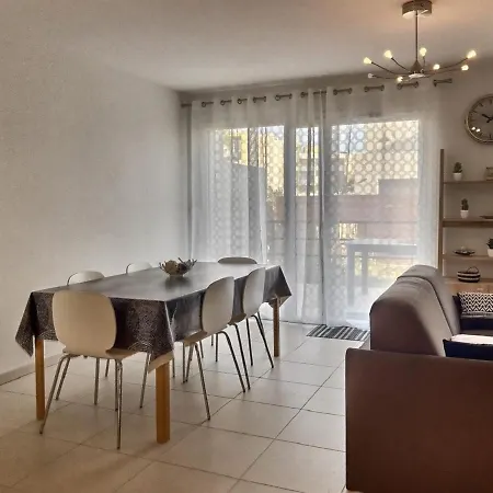 Coquet Pavillon Avec Jardin Et Terrasse Dans A 500m De La