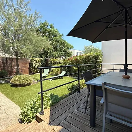 Coquet Pavillon Avec Jardin Et Terrasse Dans A 500m De La