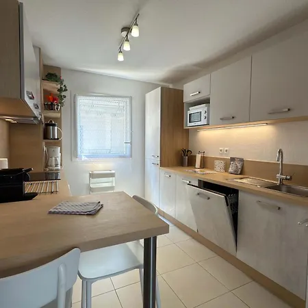 Coquet Pavillon Avec Jardin Et Terrasse Dans A 500m De La بيت للعطل Sérignan